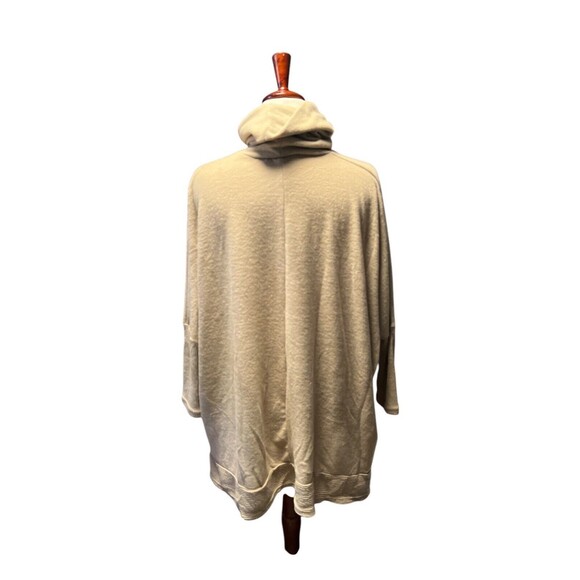 Rain Oversized Turtle Neck poncho feels like Cashmere soft beige sweater size M - Picture 2 of 6